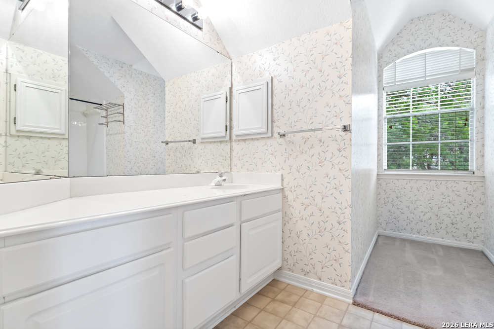 9402 Oakwood Garden San Antonio TX 78254