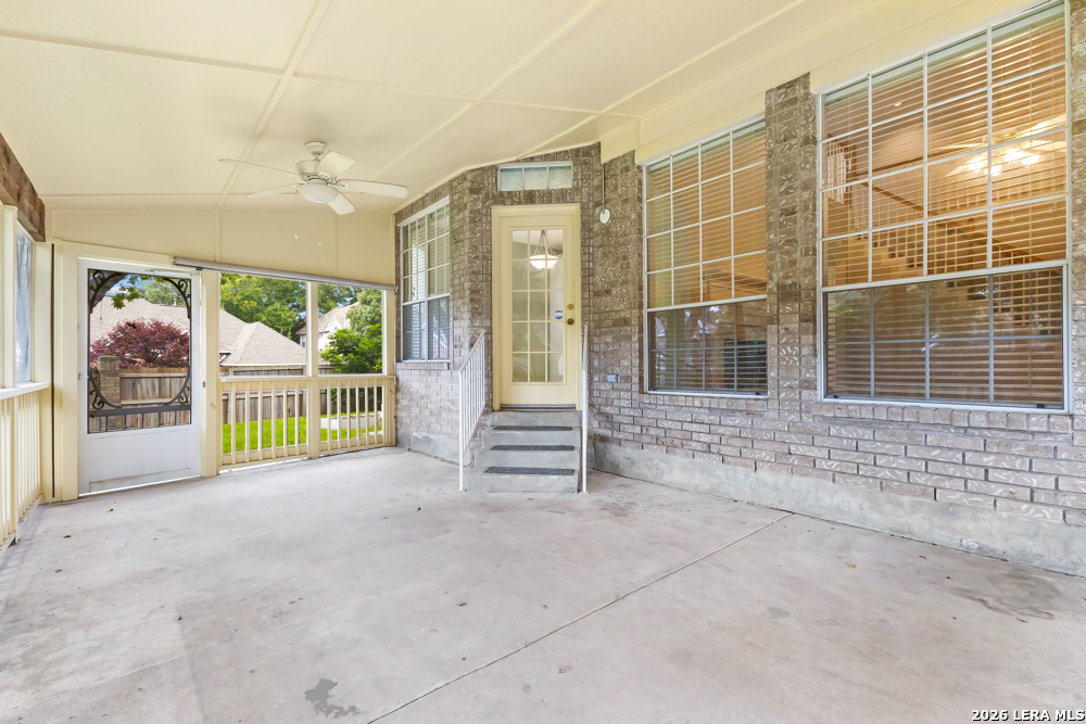 9402 Oakwood Garden San Antonio TX 78254