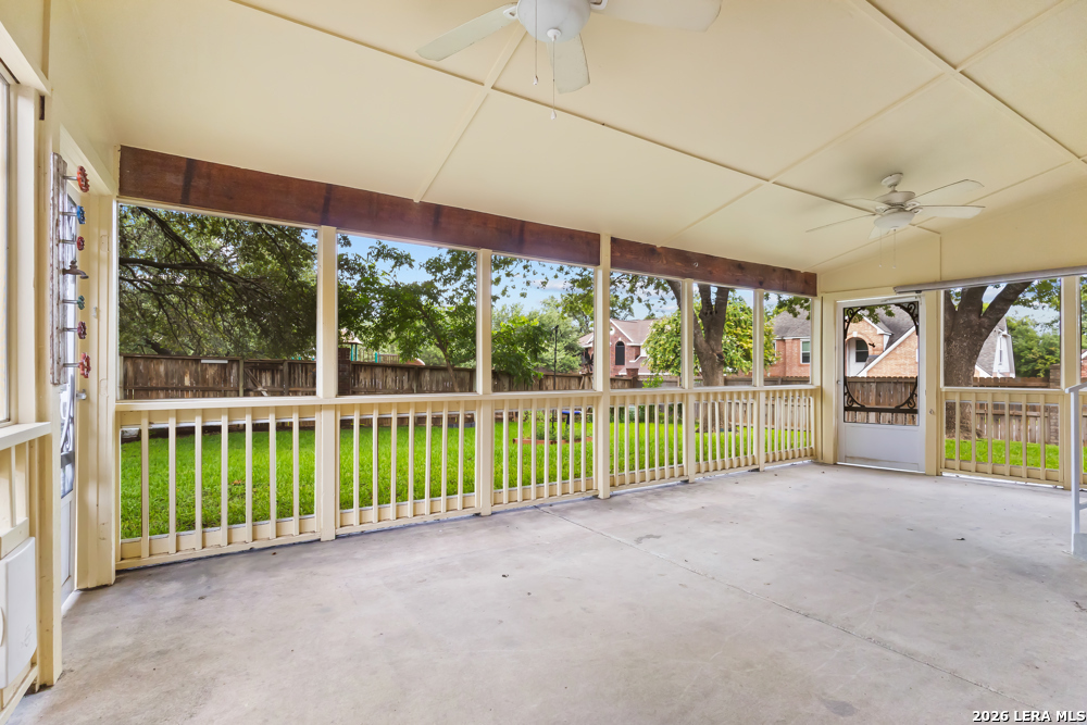 9402 Oakwood Garden San Antonio TX 78254