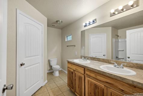 1232 Eastview Drive Canyon Lake TX 78133