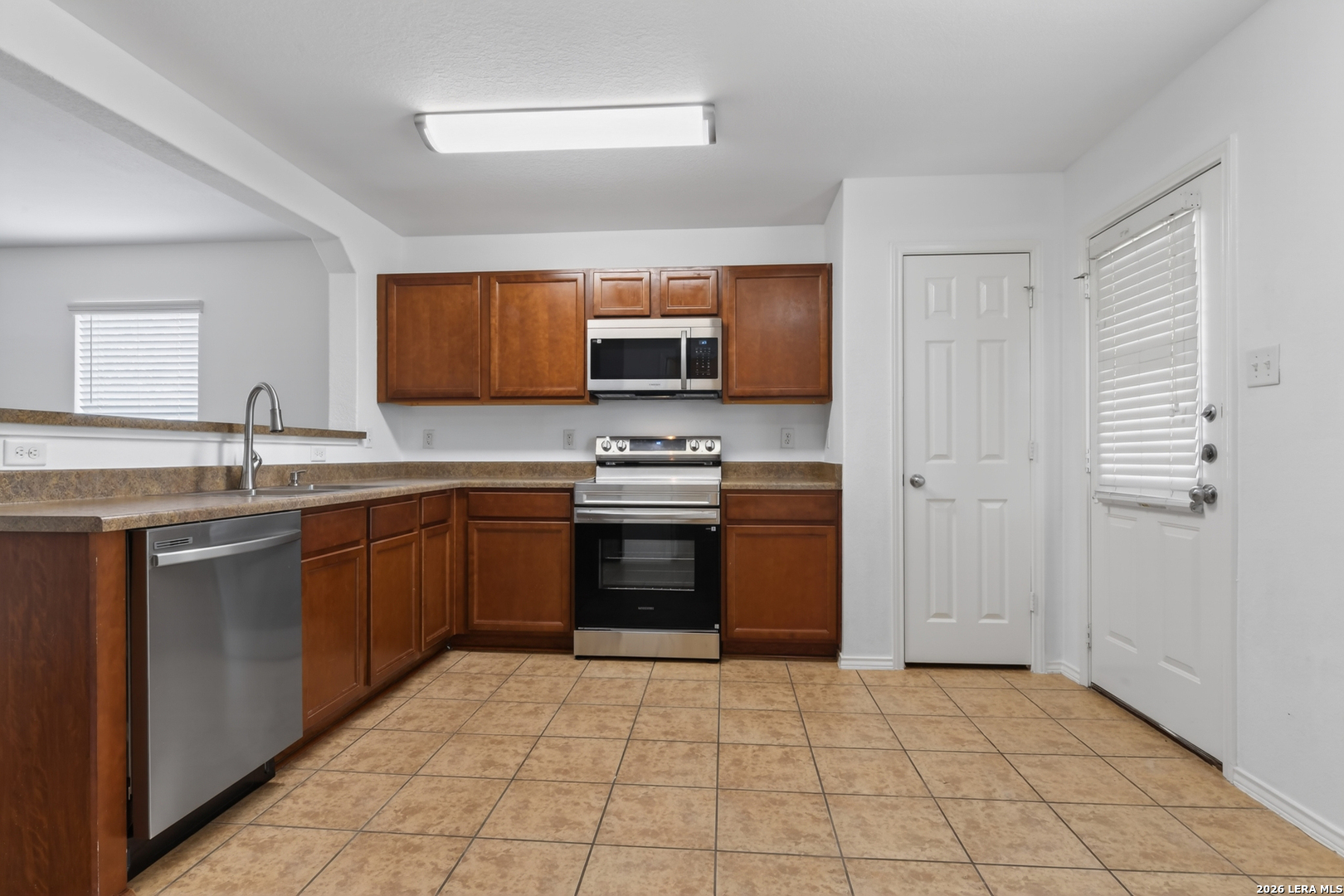 332 Lonestar Gait Selma TX 78154