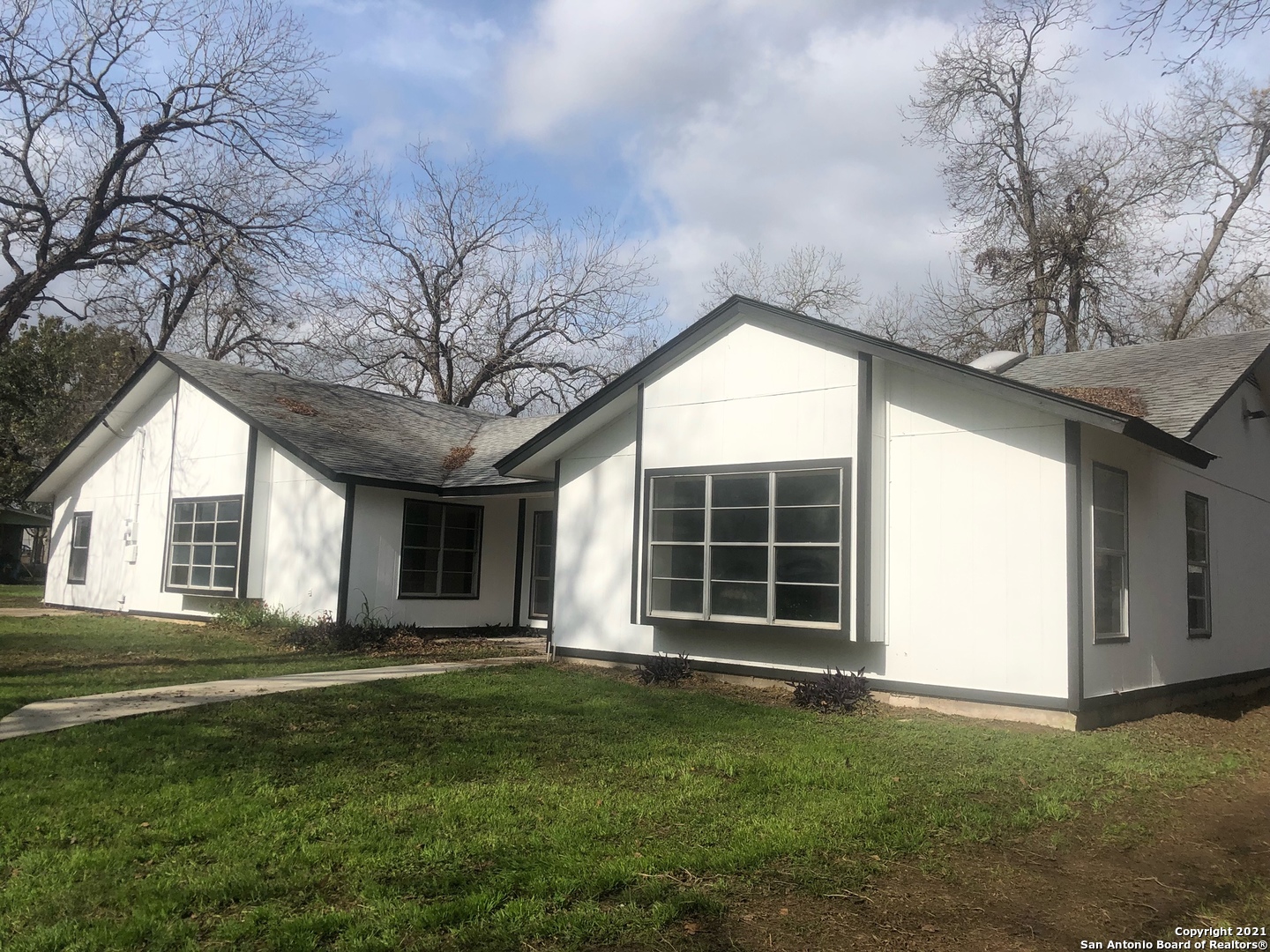 2000 Fm 464 Seguin TX 78155