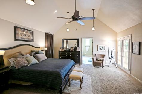 877 Twin Oaks New Braunfels TX 78130