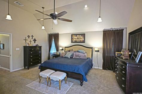 877 Twin Oaks New Braunfels TX 78130