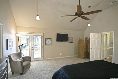 877 Twin Oaks New Braunfels TX 78130