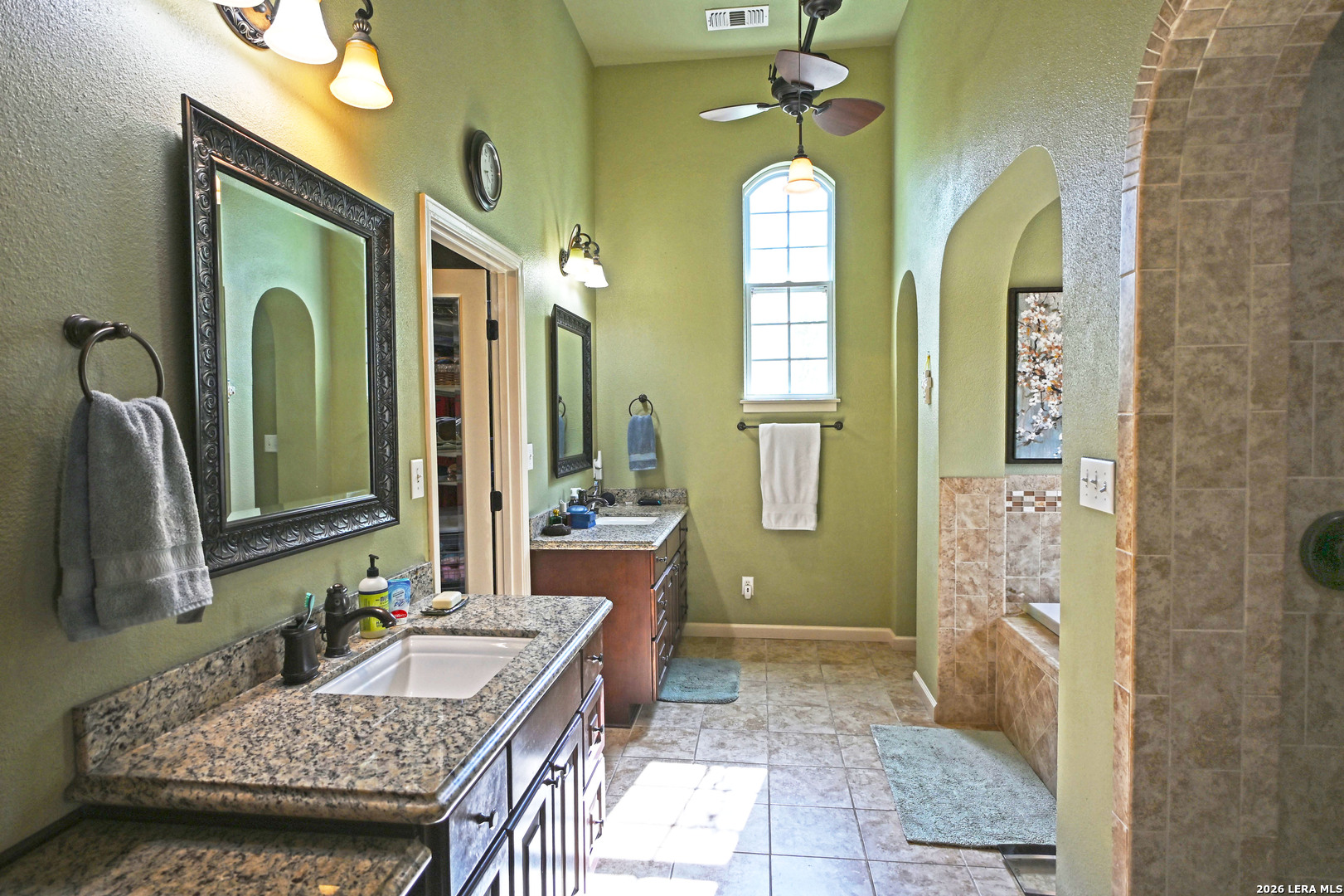 877 Twin Oaks New Braunfels TX 78130