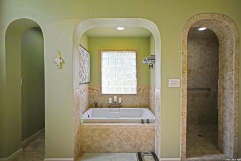 877 Twin Oaks New Braunfels TX 78130