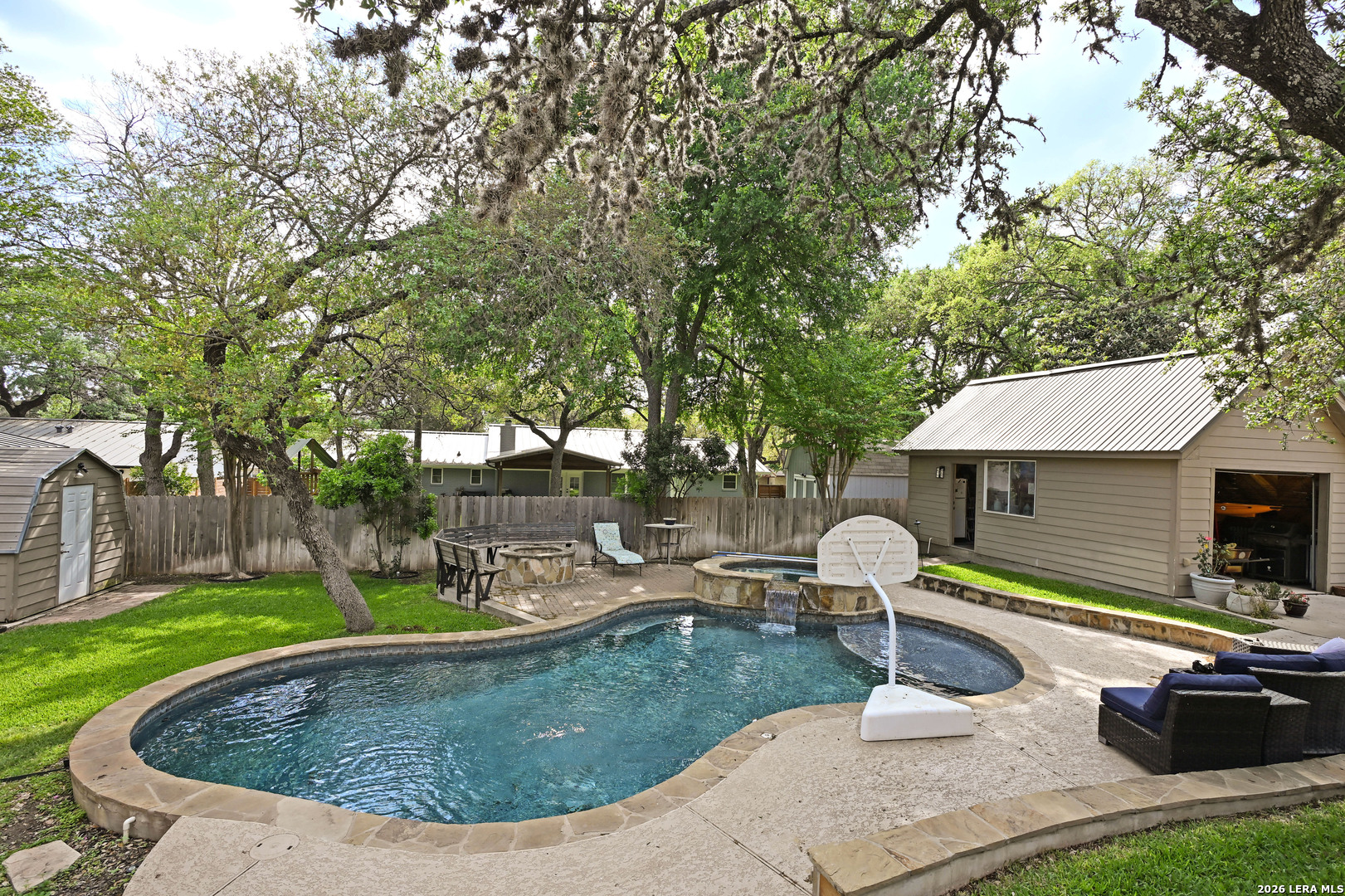 877 Twin Oaks New Braunfels TX 78130