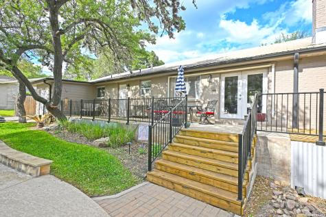 877 Twin Oaks New Braunfels TX 78130