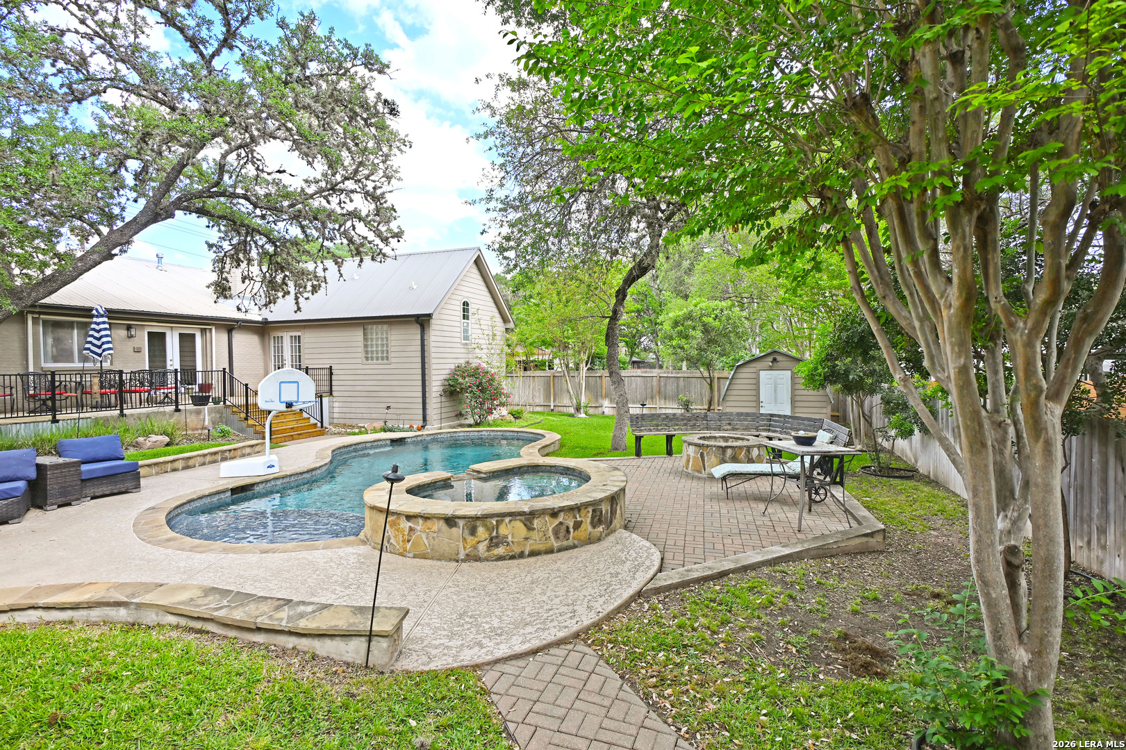877 Twin Oaks New Braunfels TX 78130