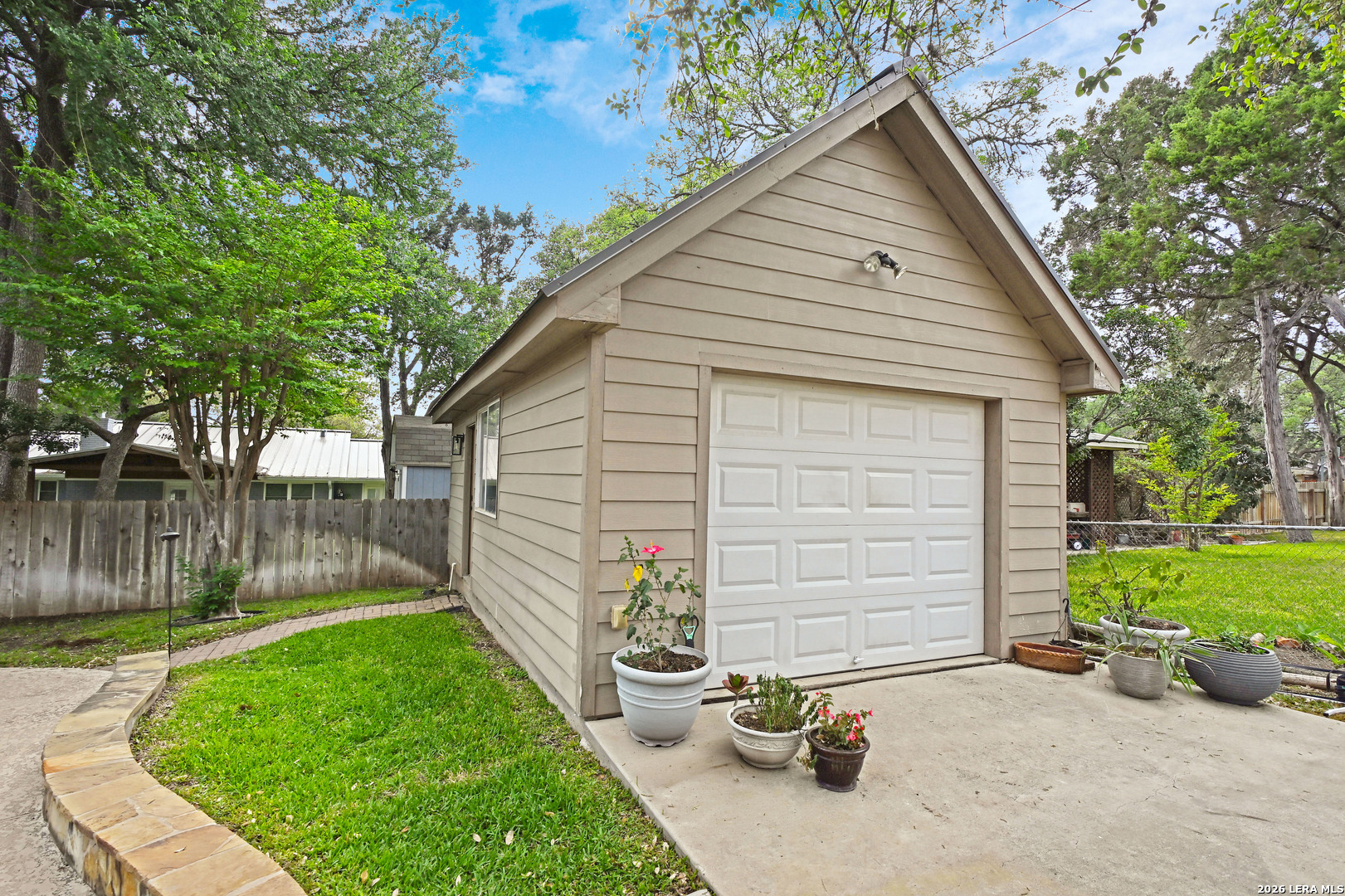 877 Twin Oaks New Braunfels TX 78130