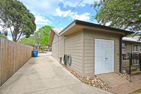 877 Twin Oaks New Braunfels TX 78130