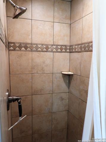 171 Sunset Drive Lakehills TX 78063