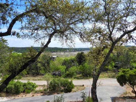 171 Sunset Drive Lakehills TX 78063