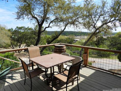 171 Sunset Drive Lakehills TX 78063