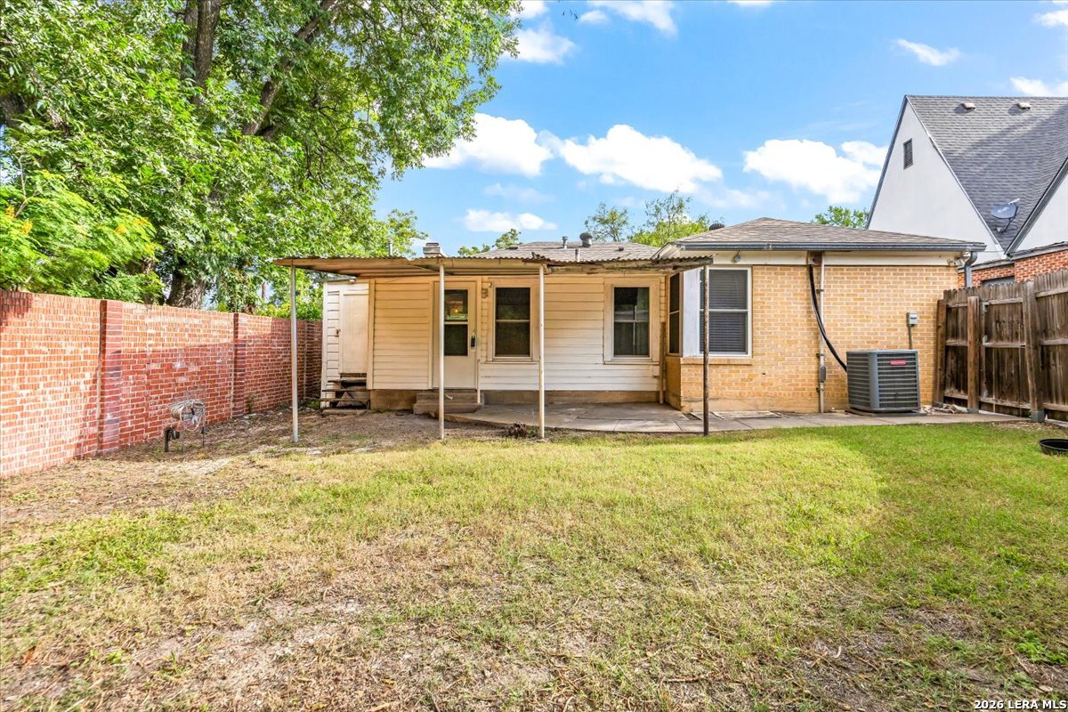 132 Vassar San Antonio TX 78212