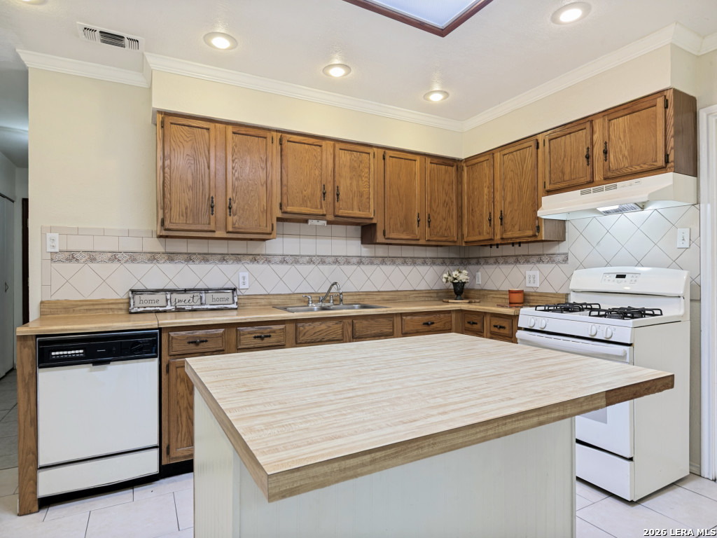 1503 W Ackard San Antonio TX 78224