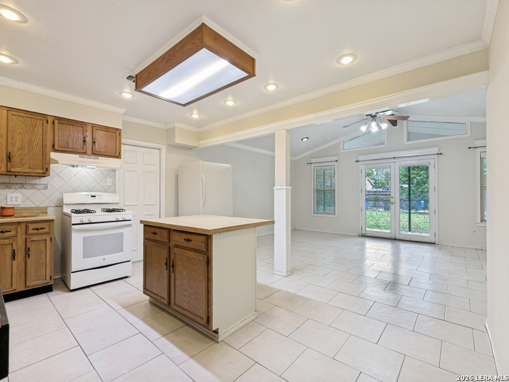 1503 W Ackard San Antonio TX 78224