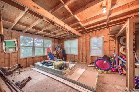 1108 Pebble Beach Drive NW Lakehills TX 78063