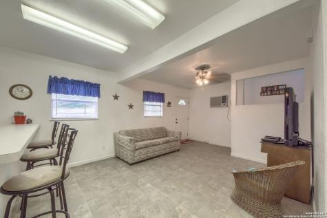 1108 Pebble Beach Drive NW Lakehills TX 78063
