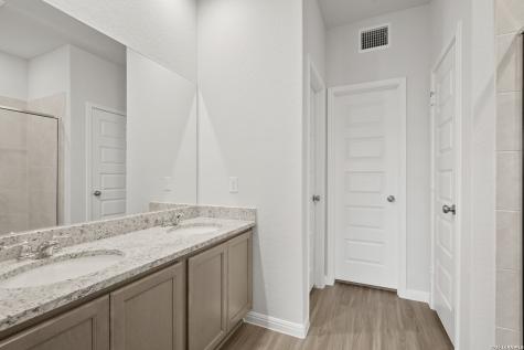 145 Hunters Camp San Antonio TX 78245