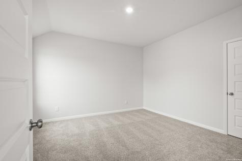 145 Hunters Camp San Antonio TX 78245