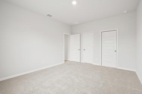 145 Hunters Camp San Antonio TX 78245