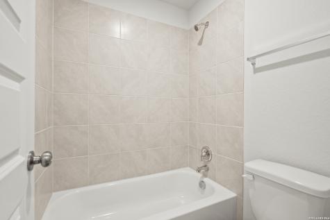 145 Hunters Camp San Antonio TX 78245
