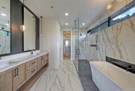 585 Highland Terrace Canyon Lake TX 78133