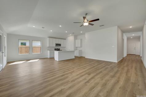 1108 Limestone Ridge Seguin TX 78155