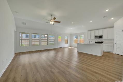 1108 Limestone Ridge Seguin TX 78155