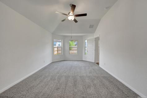 1108 Limestone Ridge Seguin TX 78155