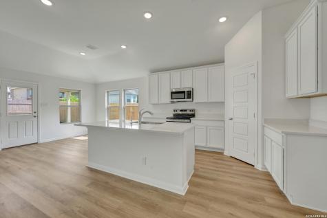 1108 Limestone Ridge Seguin TX 78155