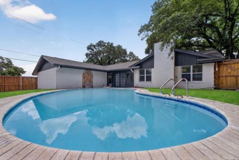 721 Balfour Drive Windcrest TX 78239