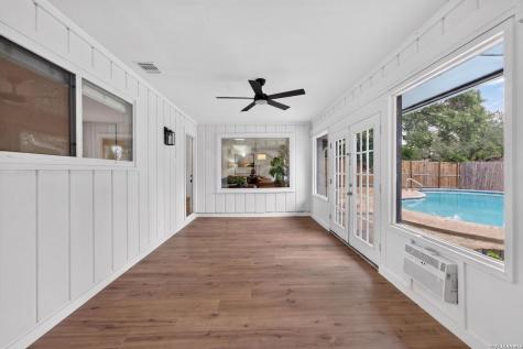 721 Balfour Drive Windcrest TX 78239