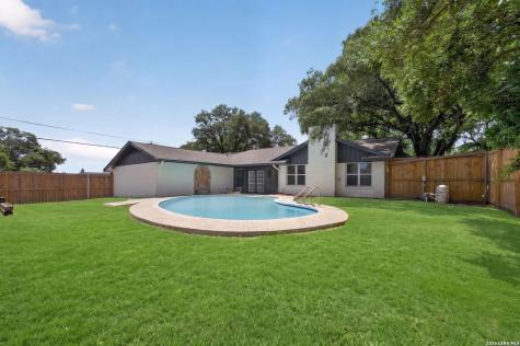 721 Balfour Drive Windcrest TX 78239