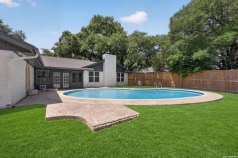 721 Balfour Drive Windcrest TX 78239
