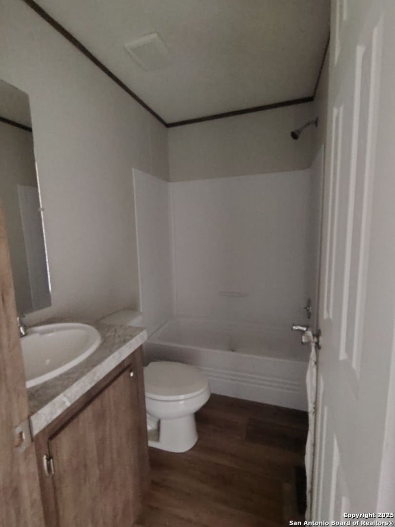 152 Cr 2664 Moore TX 78016