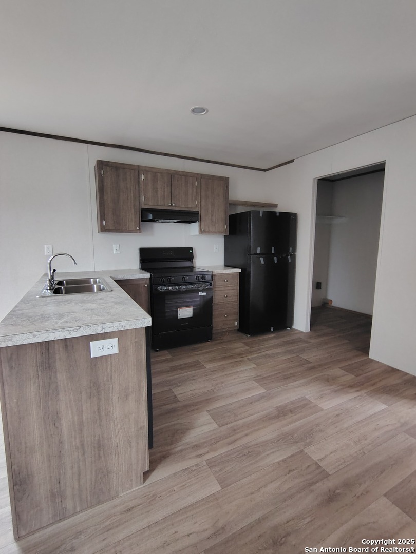 152 Cr 2664 Moore TX 78016