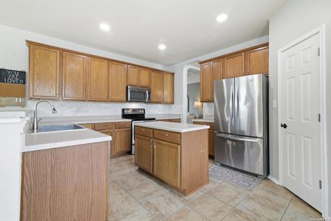 8423 Feather Trail Helotes TX 78023