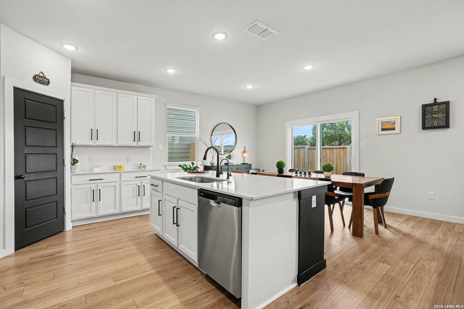 5935 W Hausman #46 San Antonio TX 78249