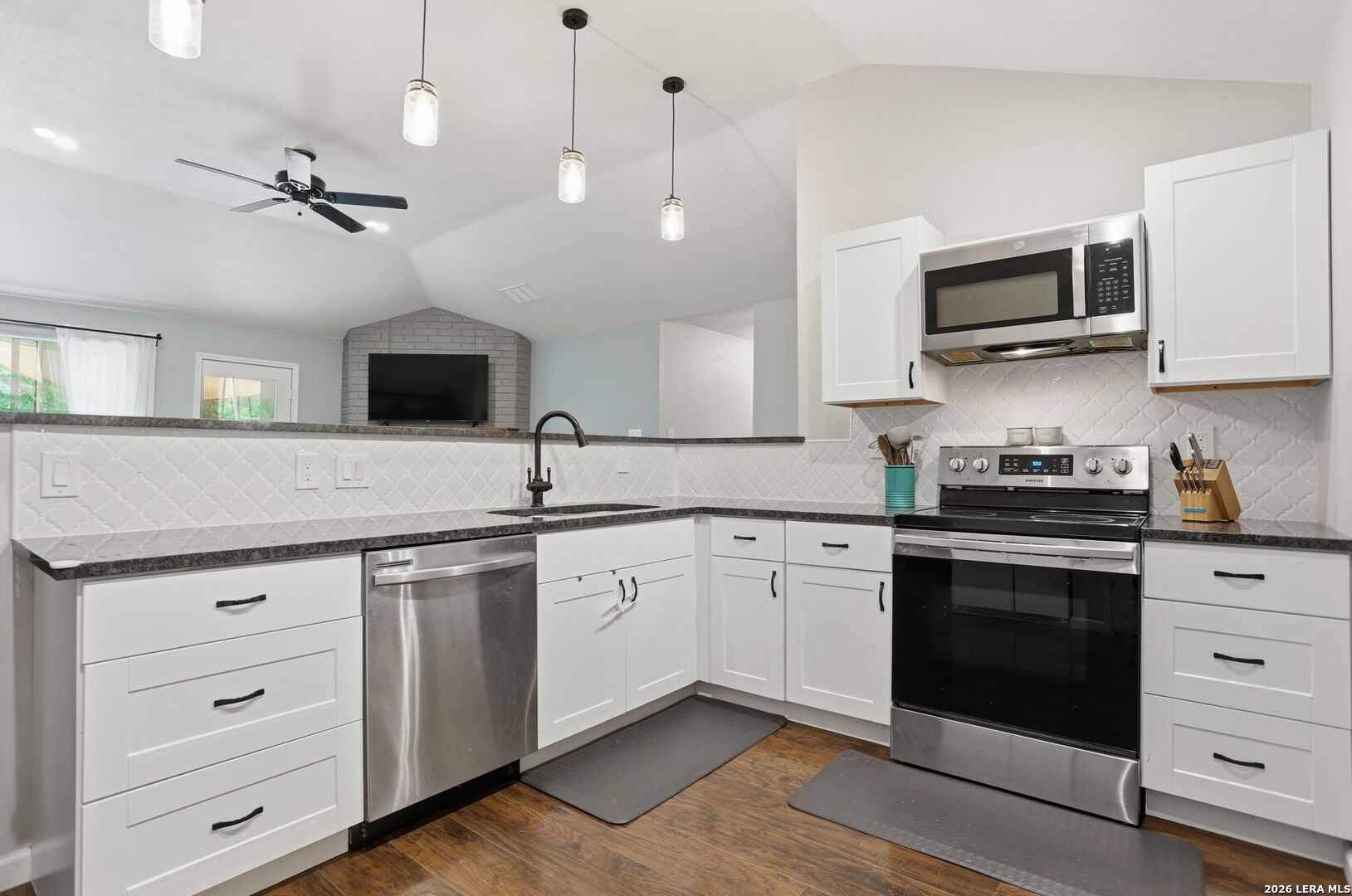 6342 Forest Village San Antonio TX 78250