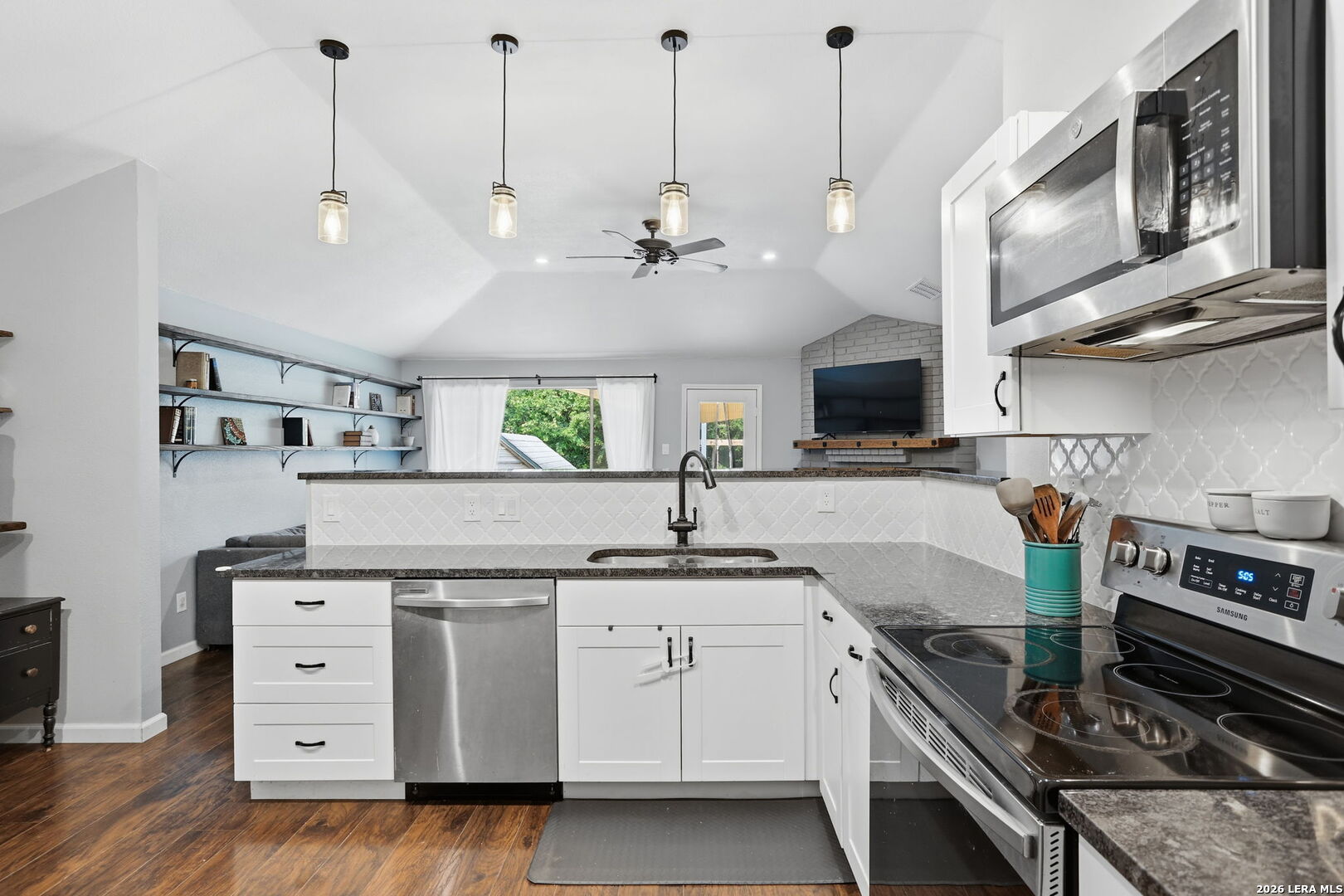 6342 Forest Village San Antonio TX 78250