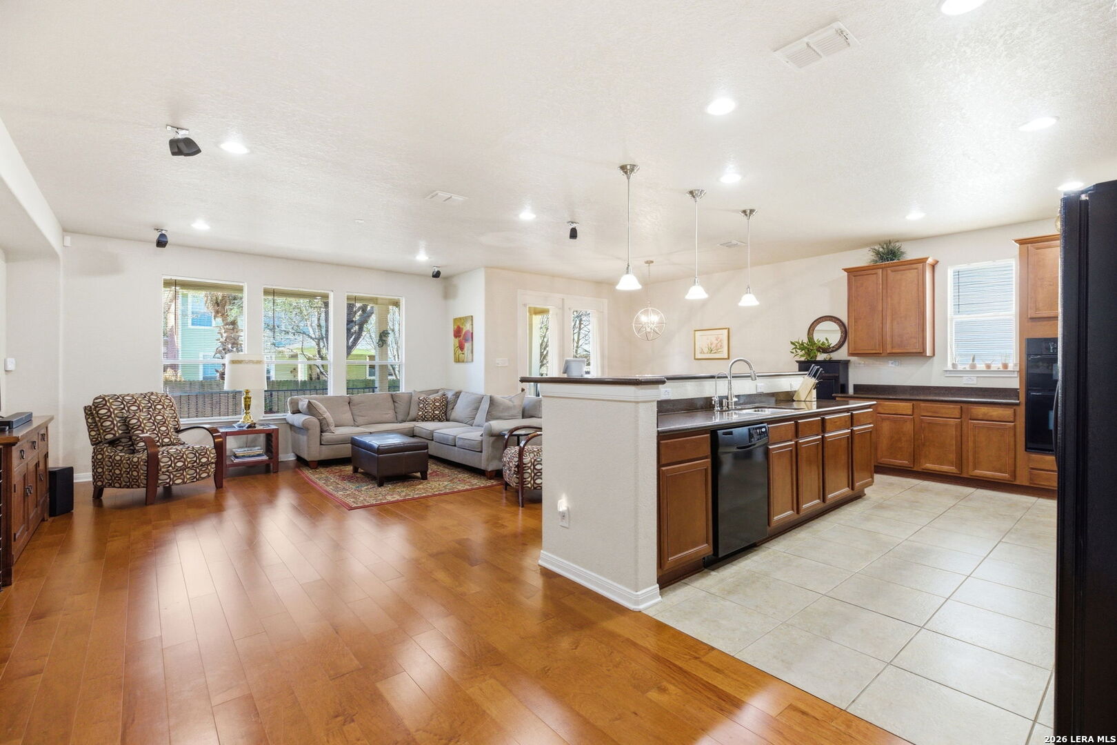 221 Lone Star Boerne TX 78006