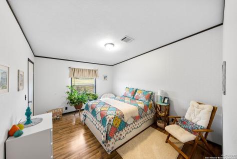 380 Martin Avenue Carrizo Springs TX 78834