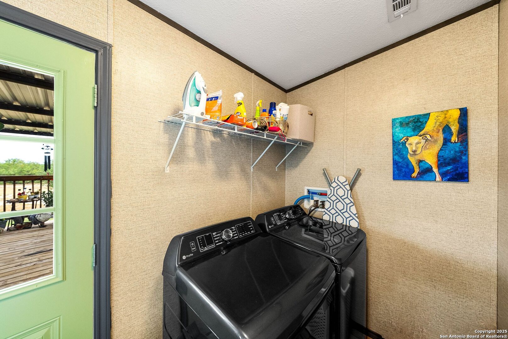 380 Martin Avenue Carrizo Springs TX 78834