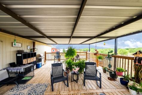 380 Martin Avenue Carrizo Springs TX 78834