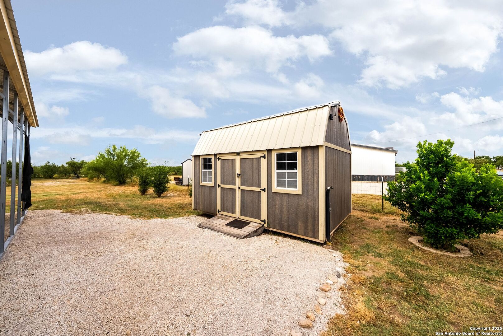 380 Martin Avenue Carrizo Springs TX 78834