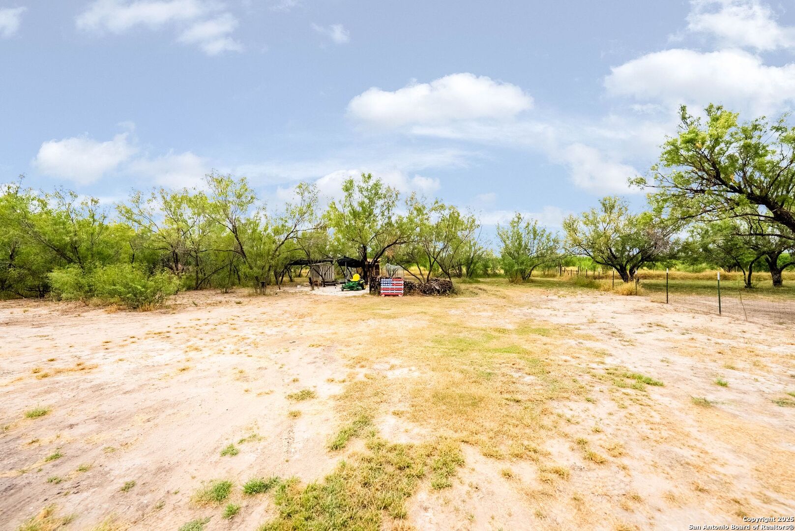 380 Martin Avenue Carrizo Springs TX 78834