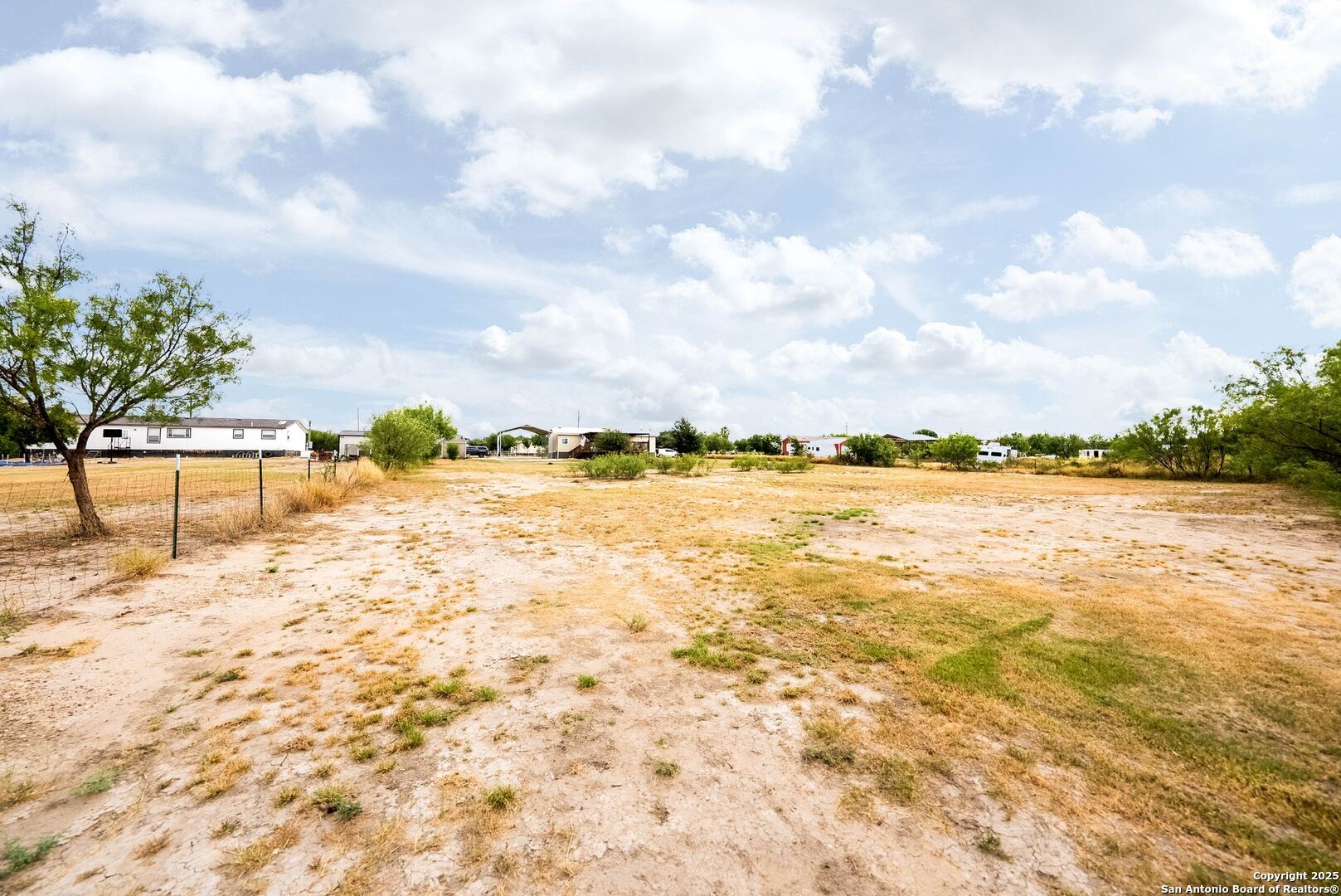 380 Martin Avenue Carrizo Springs TX 78834